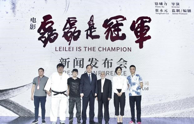 崔永元批影视从业者素质低就认钱权色