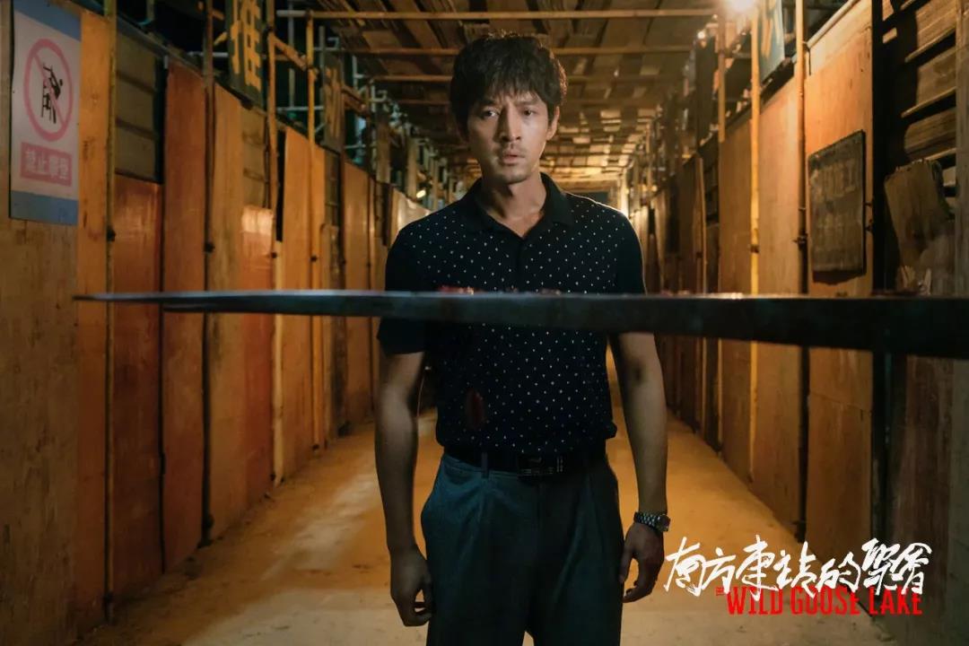 10月6日大盘5.44亿《中国机长》累计近18亿《我的祖国》破20亿《攀登者》7.66亿