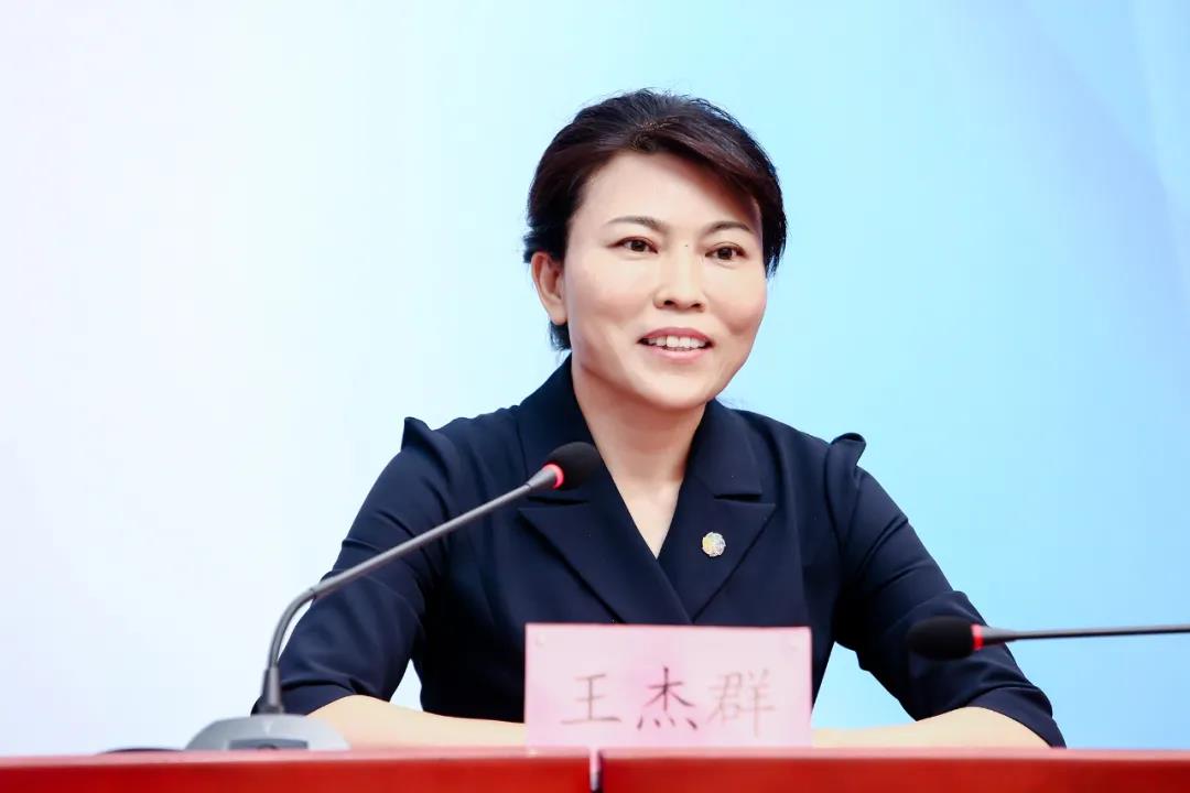 北京市委宣传部副部长,北京市电影局局长,组委会副主席,秘书长王杰群