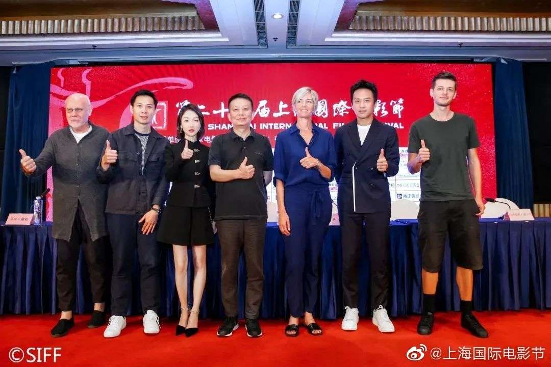 “最年轻评委”周冬雨,“推广大使”贾玲,她影时代到来了吗?