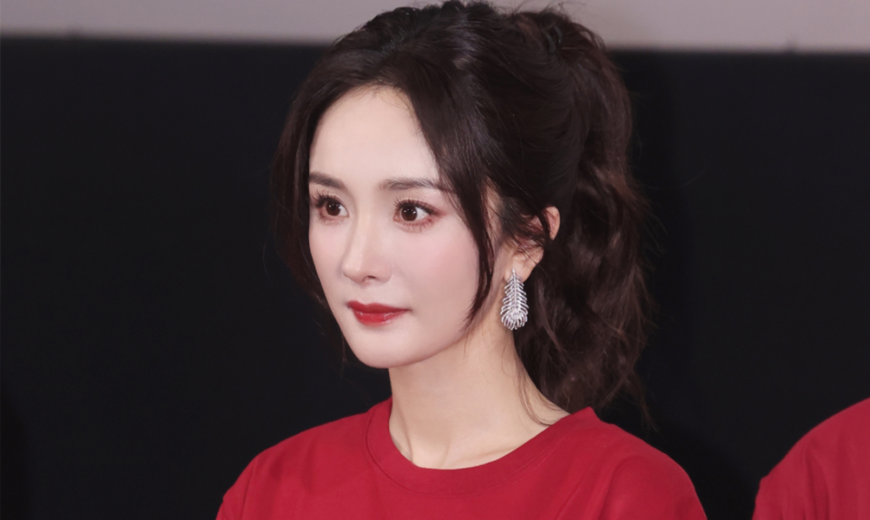 8000万成本，《火锅》撤档，54岁导演落泪，杨幂拿高片酬不作为