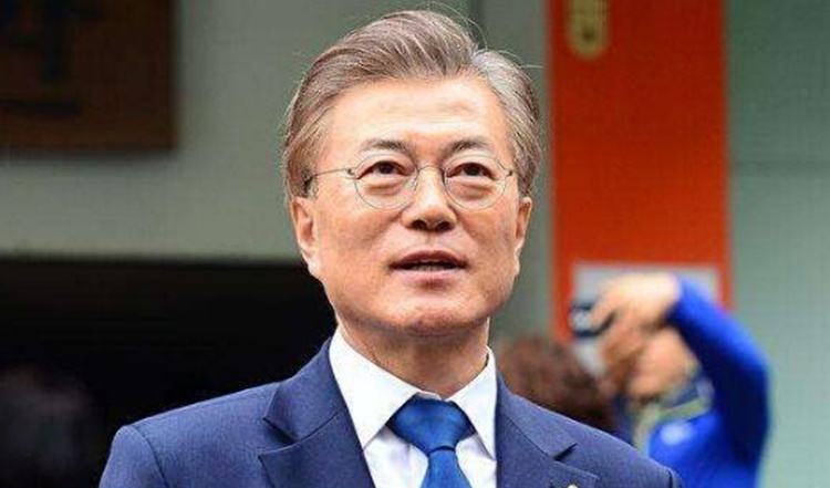 韩国电影获奥斯卡奖，文在寅乐了：要在青瓦台宴请导演